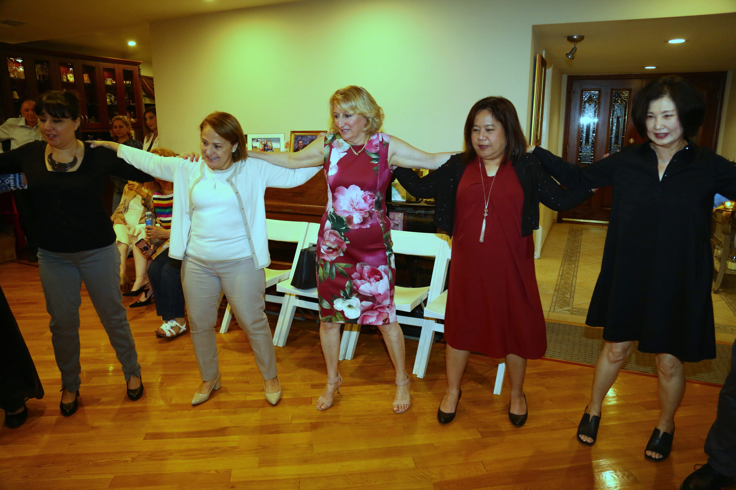 Group learns Armenian dance